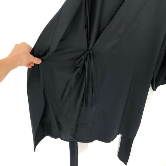 THIRDLOVE Satin Short Robe Black OS - Picture 5 of 9